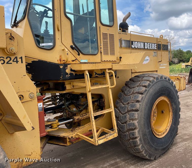 image for item LS9328 1995 John Deere 624G  wheel loader