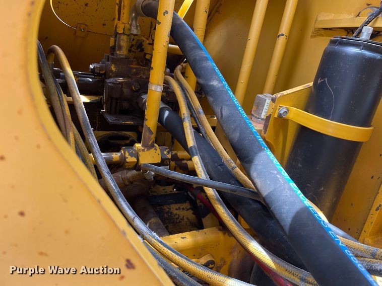 image for item LS9328 1995 John Deere 624G  wheel loader