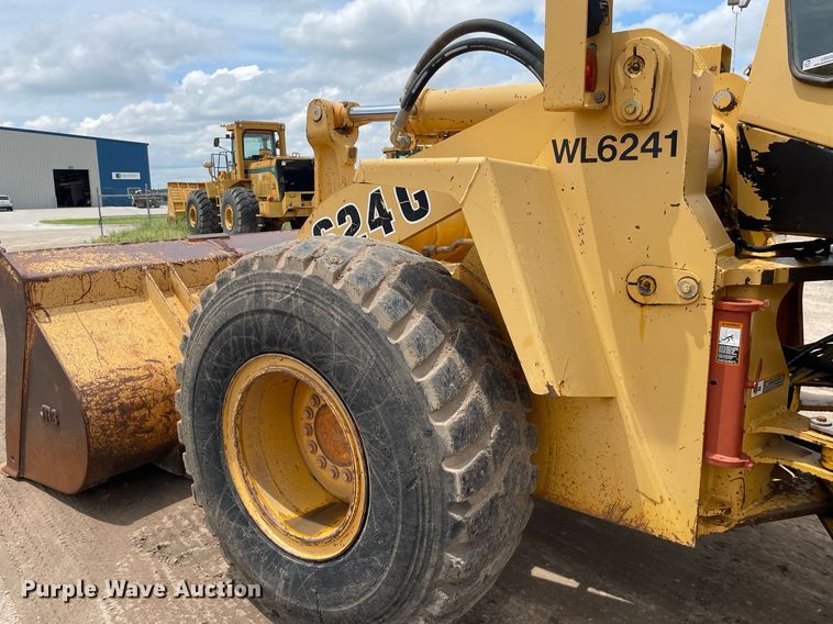 image for item LS9328 1995 John Deere 624G  wheel loader