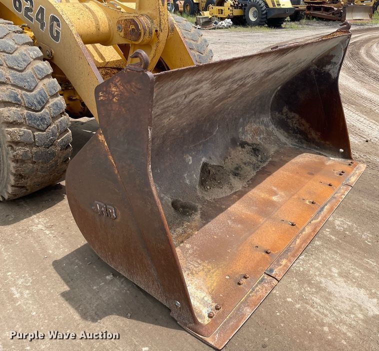 image for item LS9328 1995 John Deere 624G  wheel loader