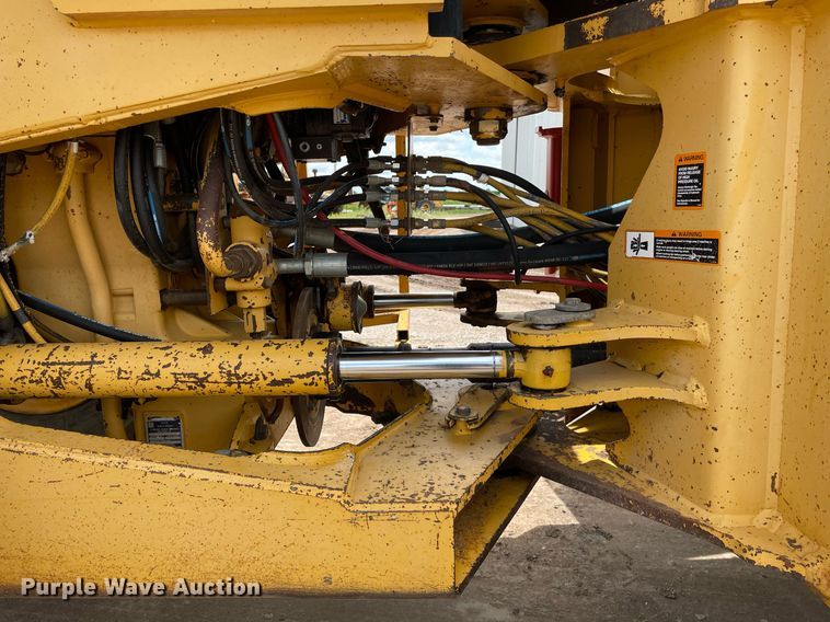 image for item LS9328 1995 John Deere 624G  wheel loader