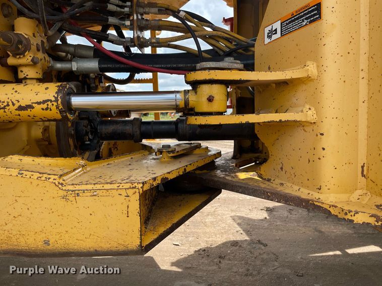 image for item LS9328 1995 John Deere 624G  wheel loader