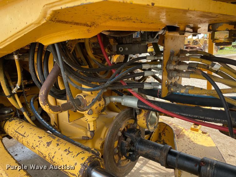 image for item LS9328 1995 John Deere 624G  wheel loader