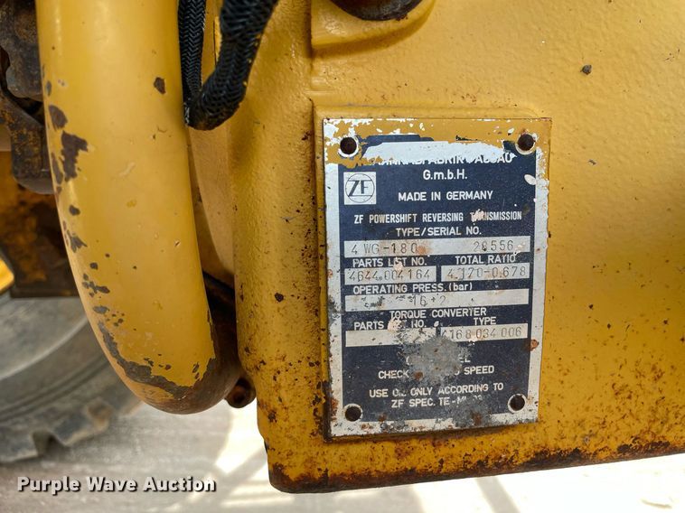 image for item LS9328 1995 John Deere 624G  wheel loader