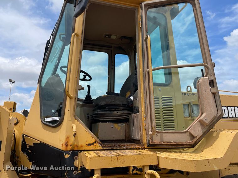 image for item LS9328 1995 John Deere 624G  wheel loader