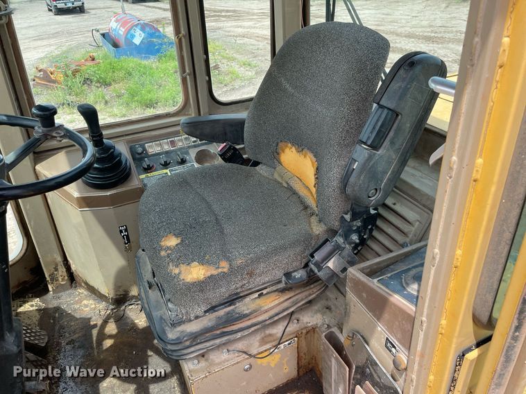 image for item LS9328 1995 John Deere 624G  wheel loader