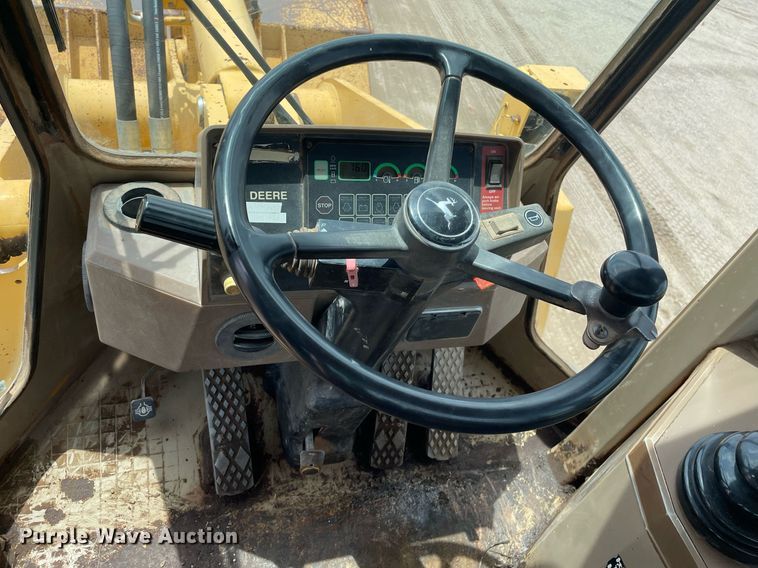 image for item LS9328 1995 John Deere 624G  wheel loader