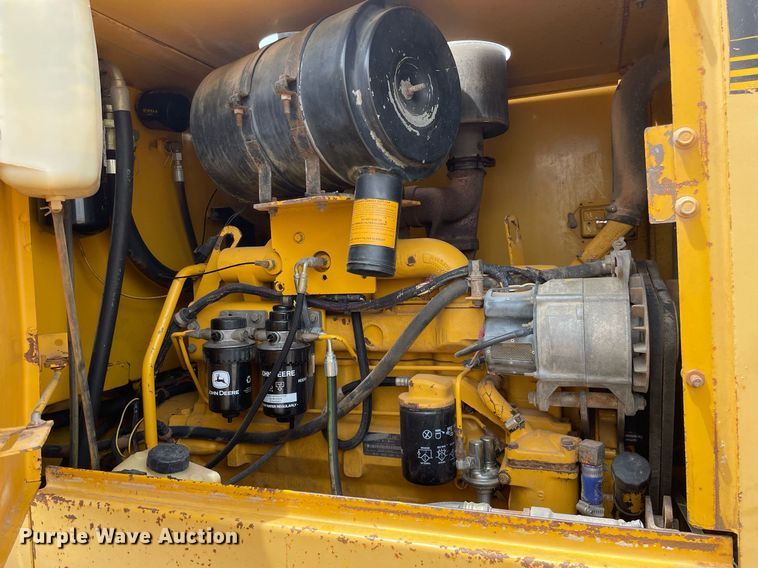 image for item LS9328 1995 John Deere 624G  wheel loader