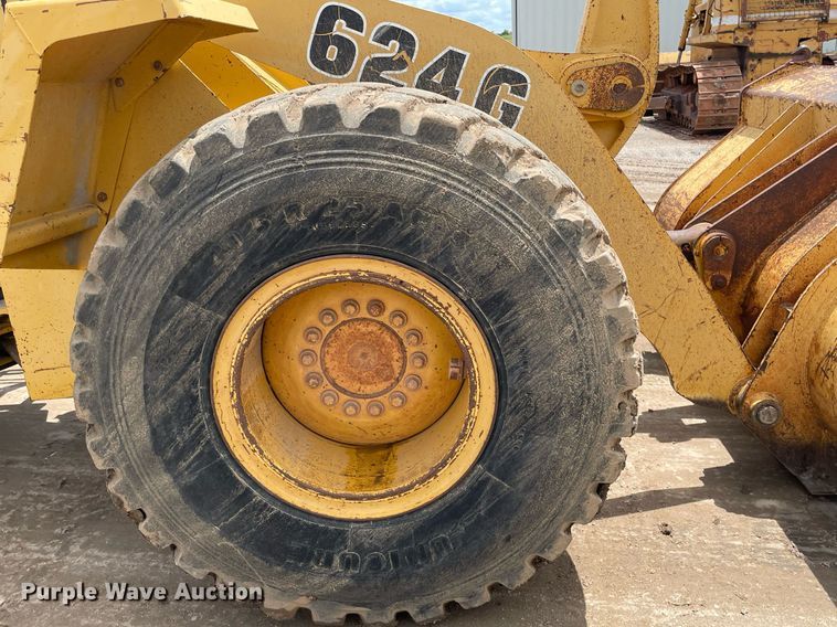 image for item LS9328 1995 John Deere 624G  wheel loader