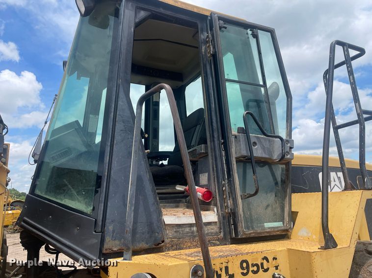 image for item LS9329 1998 Caterpillar 950G  wheel loader