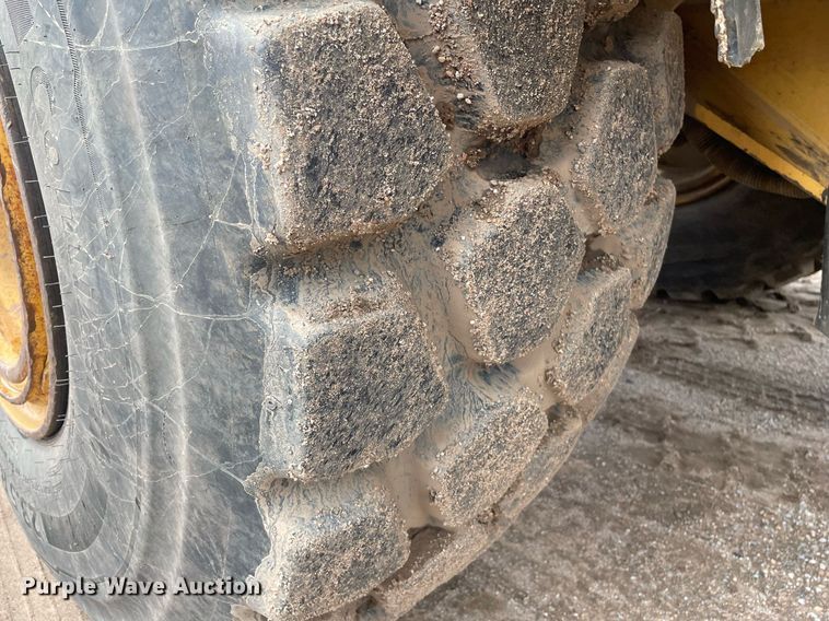 image for item LS9329 1998 Caterpillar 950G  wheel loader