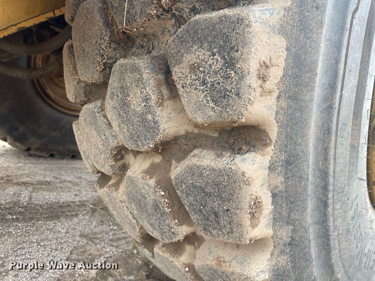 image for item LS9329 1998 Caterpillar 950G  wheel loader