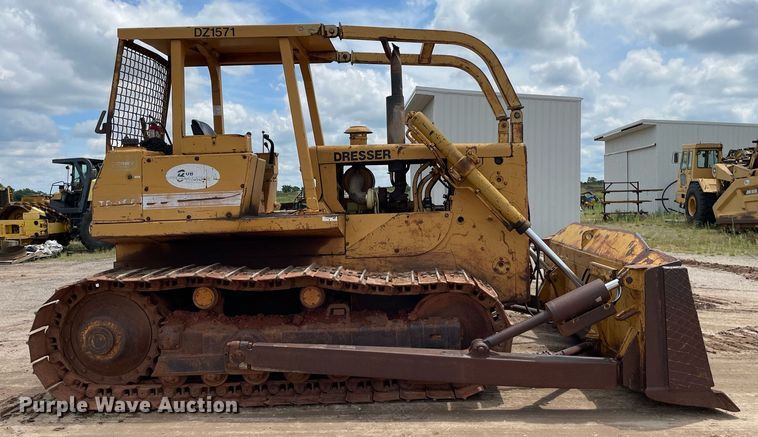 image for item LS9330 1988 Dresser TD15E  dozer