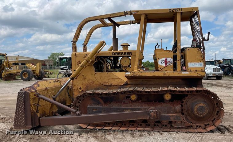 image for item LS9330 1988 Dresser TD15E  dozer