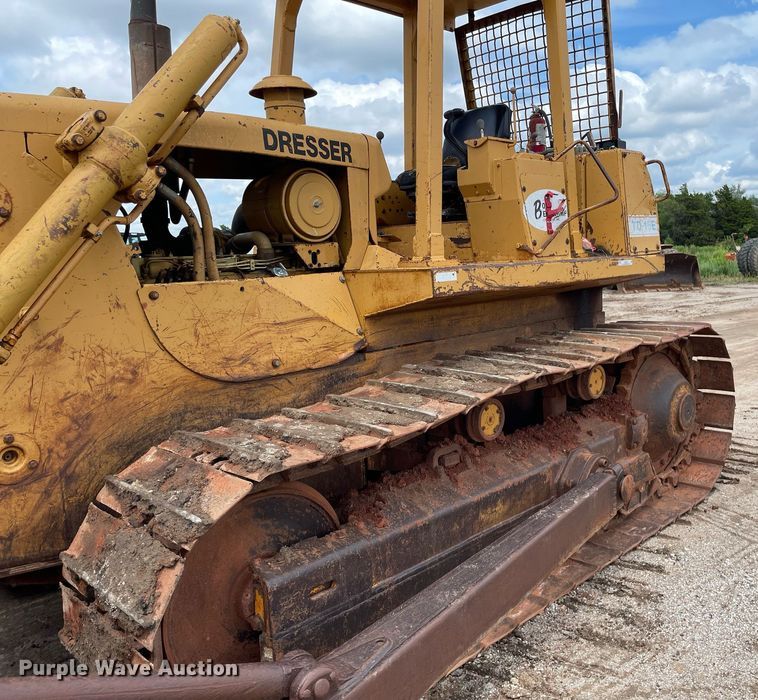 image for item LS9330 1988 Dresser TD15E  dozer