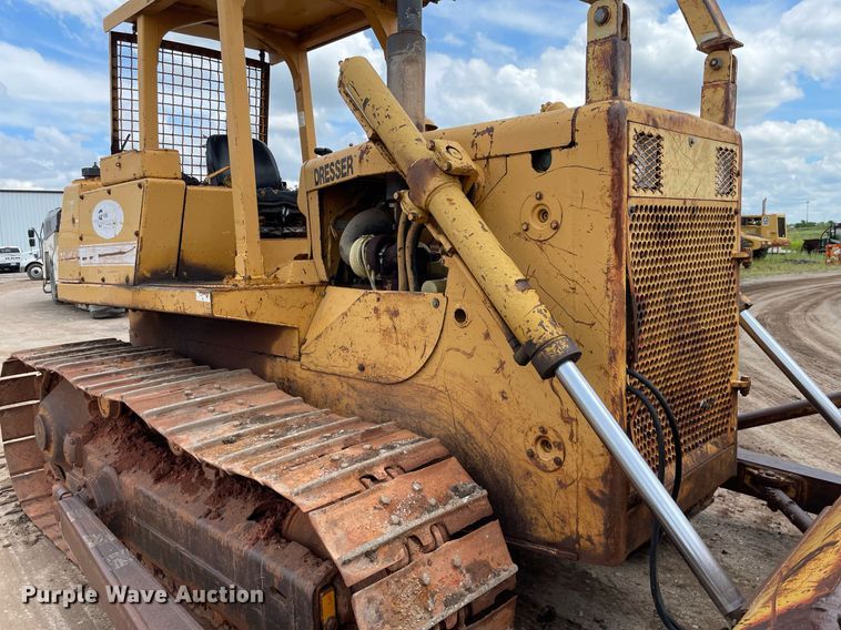 image for item LS9330 1988 Dresser TD15E  dozer