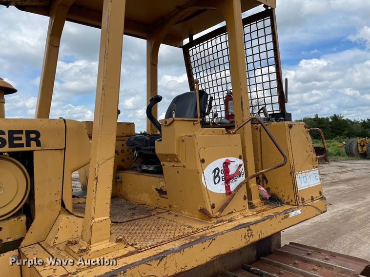image for item LS9330 1988 Dresser TD15E  dozer