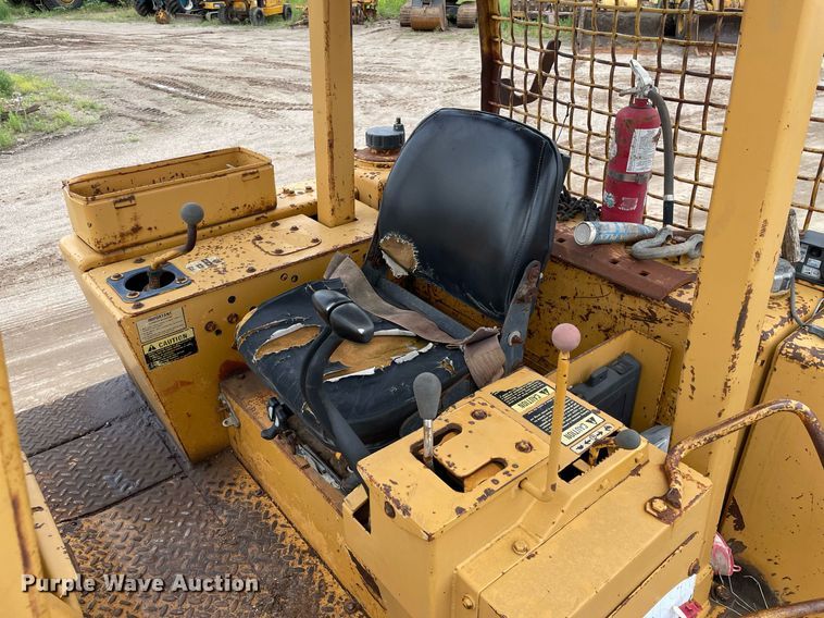 image for item LS9330 1988 Dresser TD15E  dozer