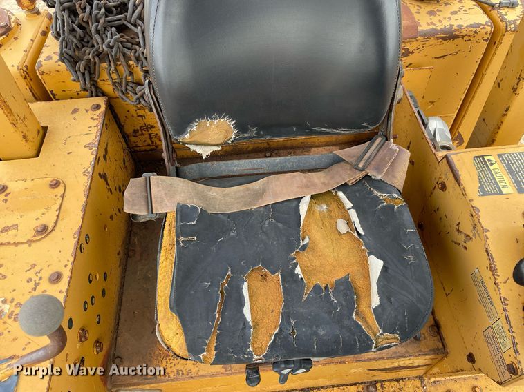 image for item LS9330 1988 Dresser TD15E  dozer