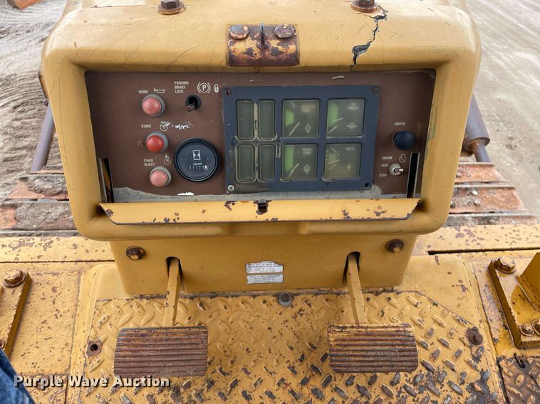 image for item LS9330 1988 Dresser TD15E  dozer