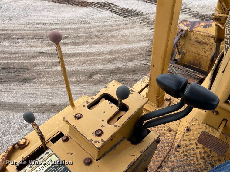 image for item LS9330 1988 Dresser TD15E  dozer