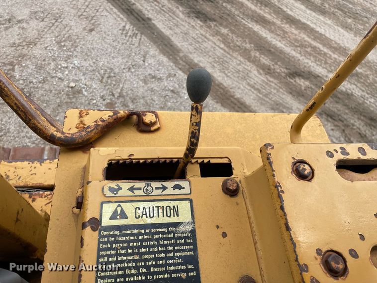 image for item LS9330 1988 Dresser TD15E  dozer