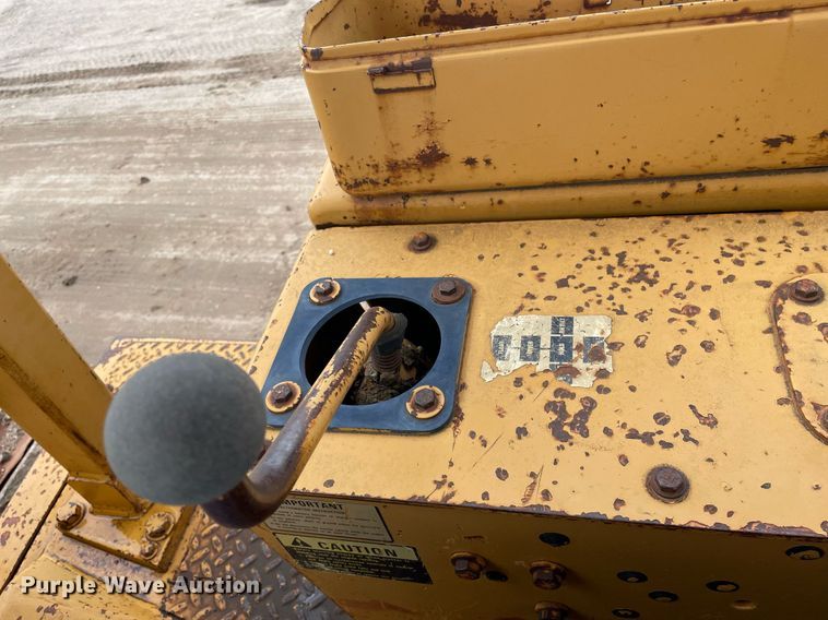 image for item LS9330 1988 Dresser TD15E  dozer