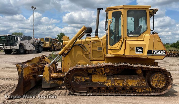 image for item LS9331 1996 John Deere 750C  dozer