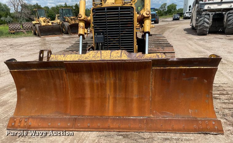 image for item LS9331 1996 John Deere 750C  dozer