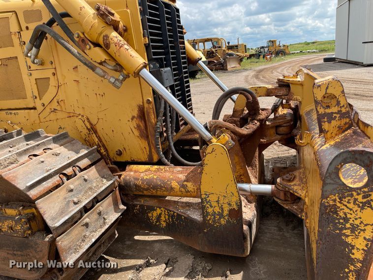 image for item LS9331 1996 John Deere 750C  dozer