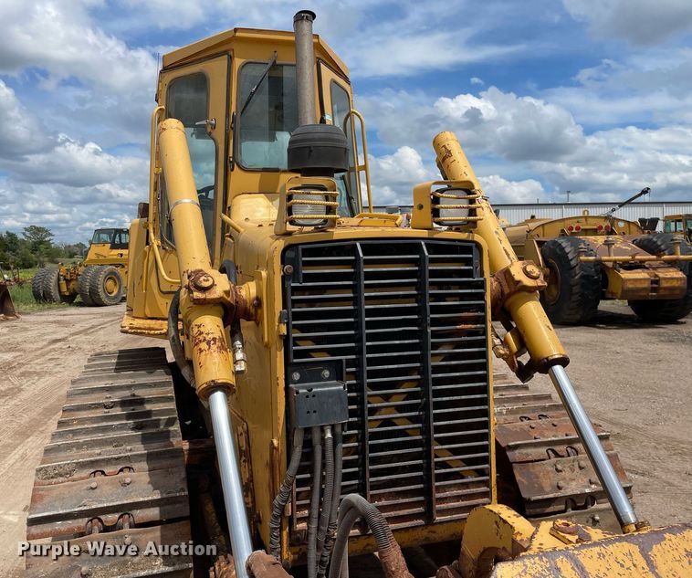 image for item LS9331 1996 John Deere 750C  dozer