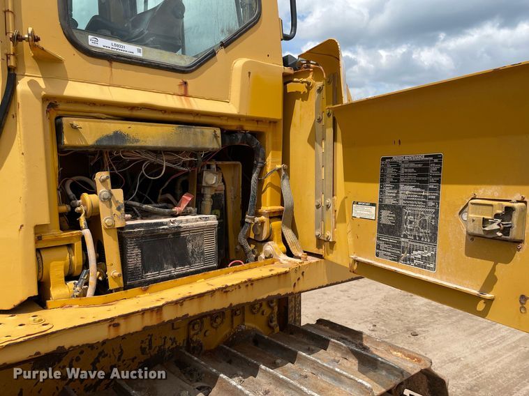 image for item LS9331 1996 John Deere 750C  dozer