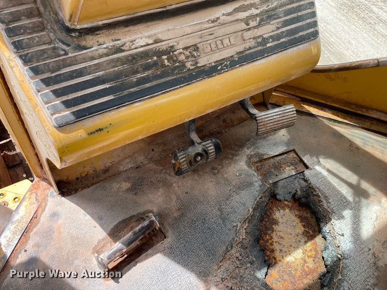 image for item LS9331 1996 John Deere 750C  dozer