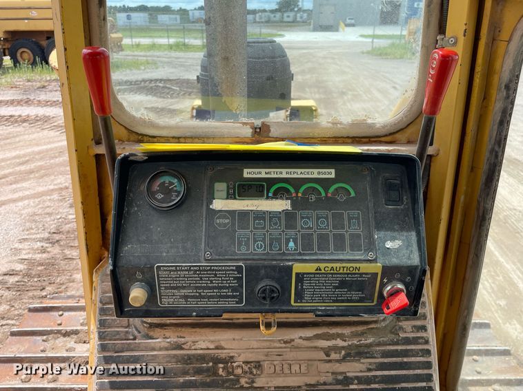 image for item LS9331 1996 John Deere 750C  dozer