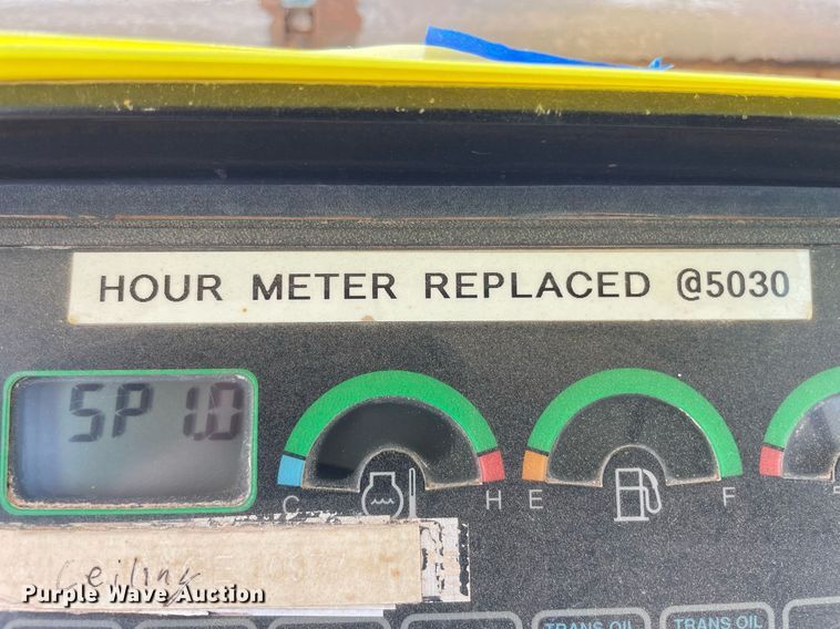 image for item LS9331 1996 John Deere 750C  dozer