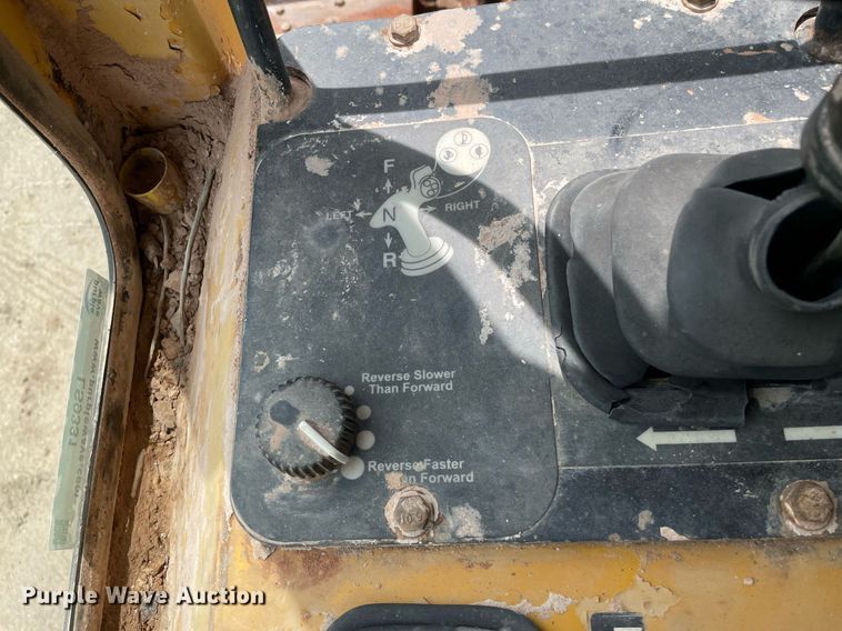 image for item LS9331 1996 John Deere 750C  dozer