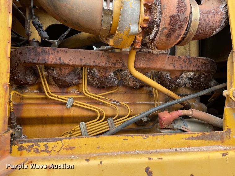 image for item LS9331 1996 John Deere 750C  dozer