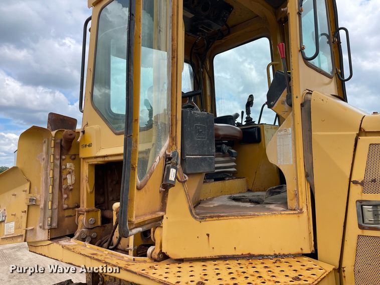image for item LS9331 1996 John Deere 750C  dozer