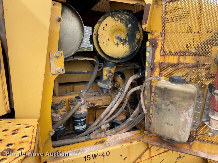 image for item LS9331 1996 John Deere 750C  dozer