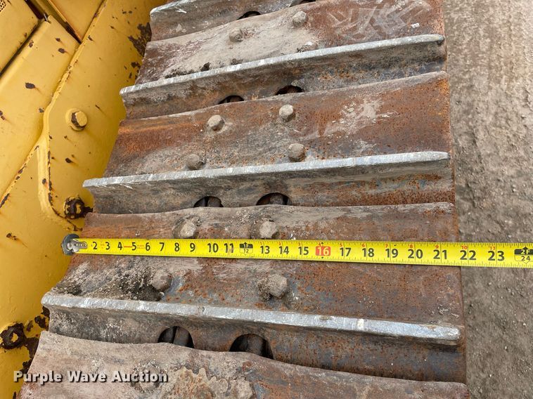 image for item LS9331 1996 John Deere 750C  dozer