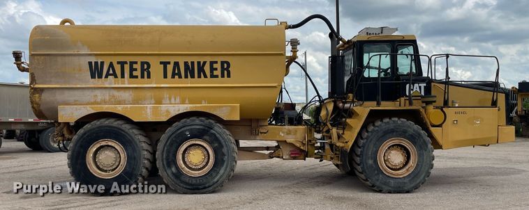 image for item LS9332 2000 Caterpillar D300E Series II  water wagon