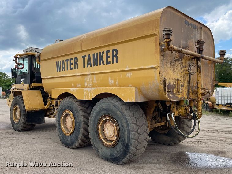 image for item LS9332 2000 Caterpillar D300E Series II  water wagon