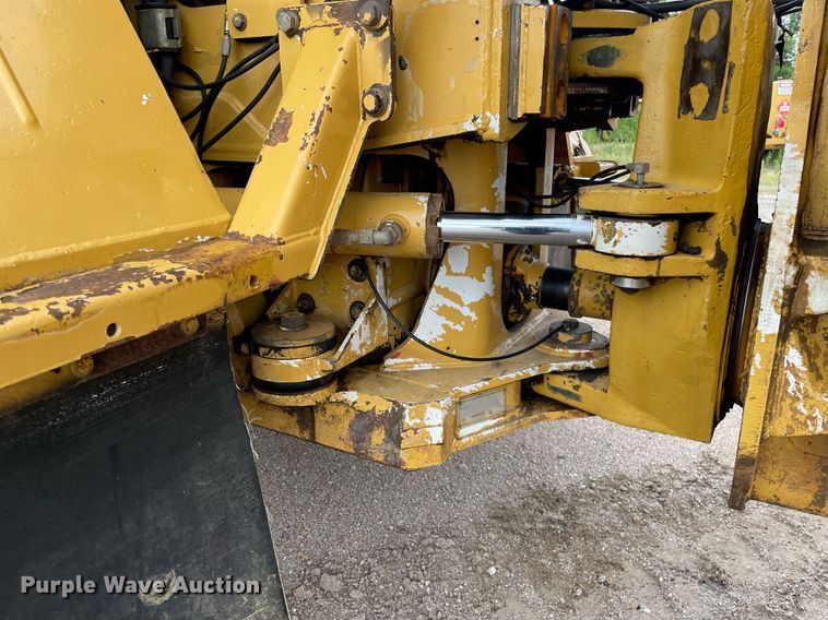 image for item LS9332 2000 Caterpillar D300E Series II  water wagon