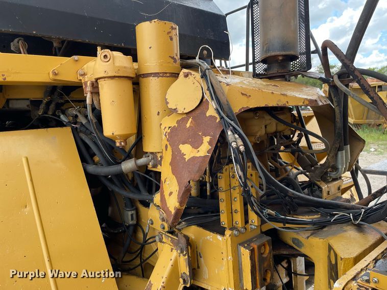 image for item LS9332 2000 Caterpillar D300E Series II  water wagon