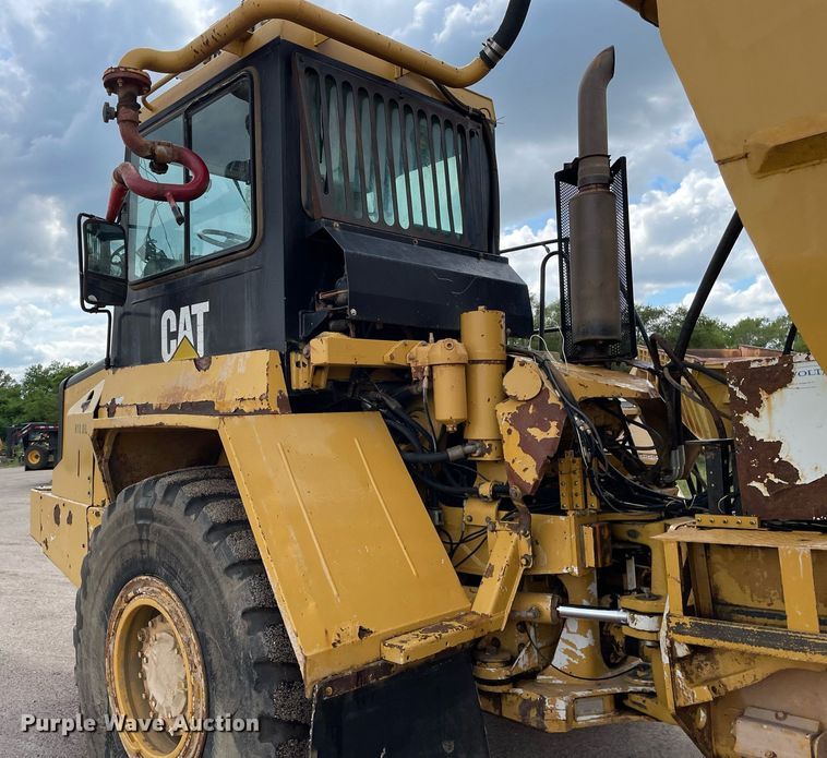 image for item LS9332 2000 Caterpillar D300E Series II  water wagon