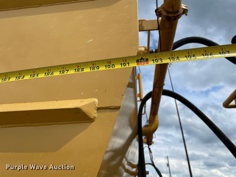 image for item LS9332 2000 Caterpillar D300E Series II  water wagon