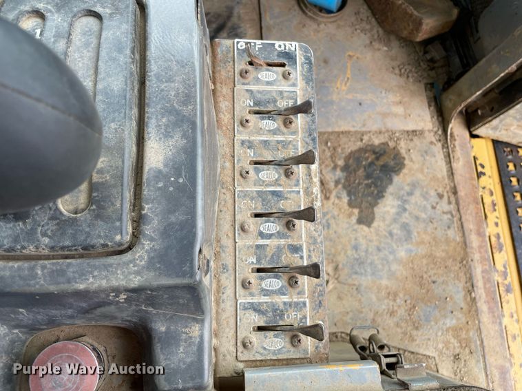 image for item LS9332 2000 Caterpillar D300E Series II  water wagon