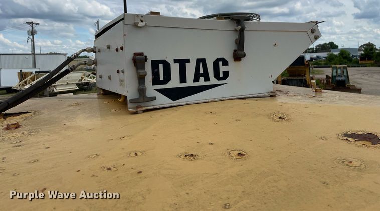 image for item LS9332 2000 Caterpillar D300E Series II  water wagon