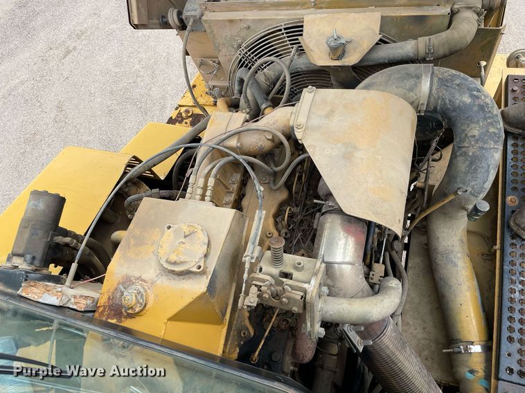 image for item LS9332 2000 Caterpillar D300E Series II  water wagon