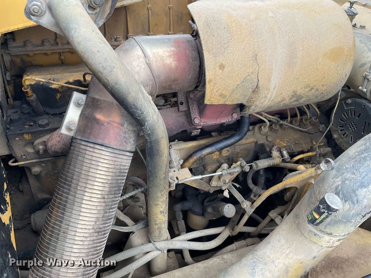 image for item LS9332 2000 Caterpillar D300E Series II  water wagon